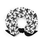 SYM essential Logo White Scrunchie